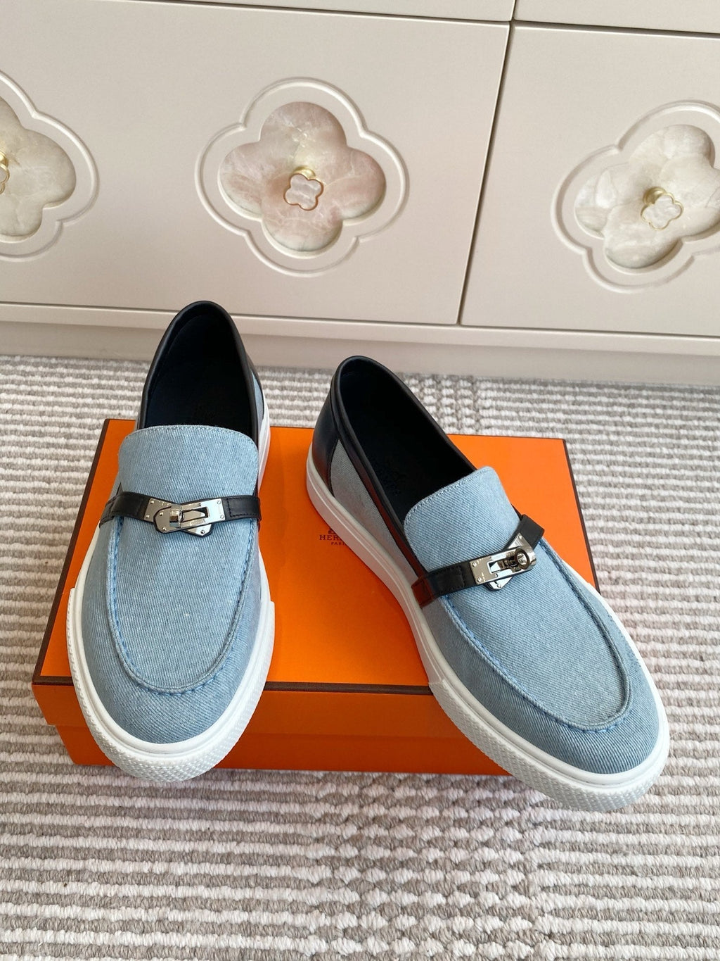 A-Sneakers