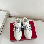 R-Sneakers