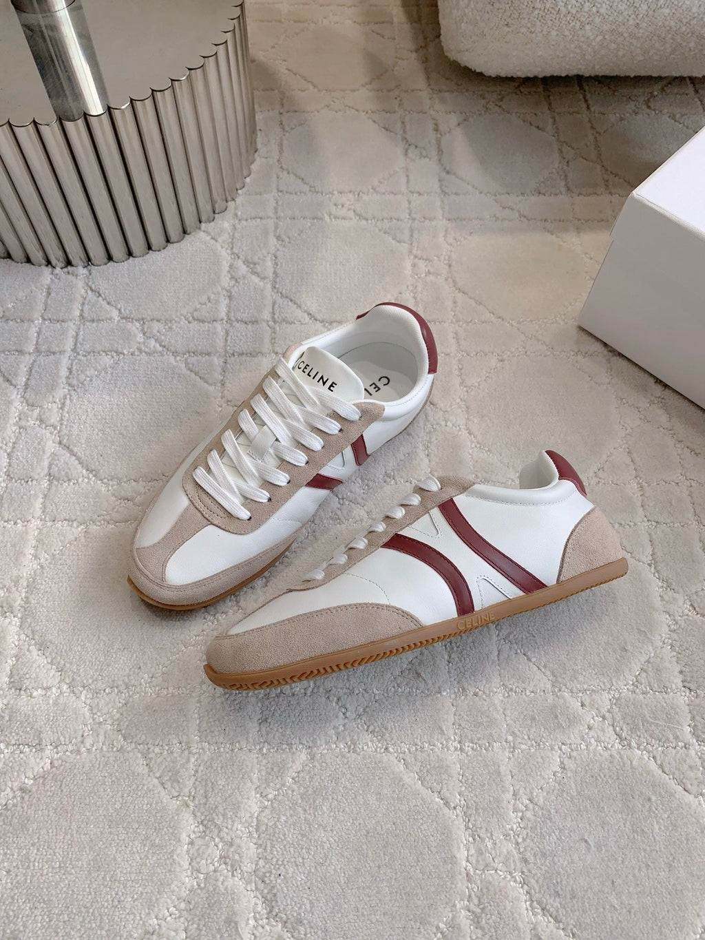 S-Sneakers