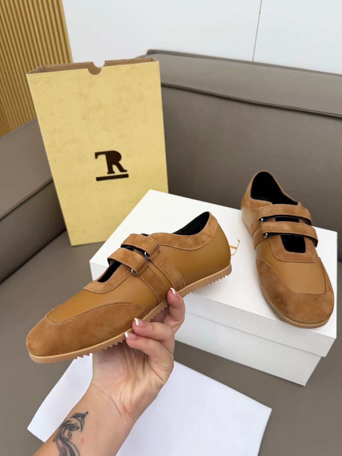 T-Sneakers