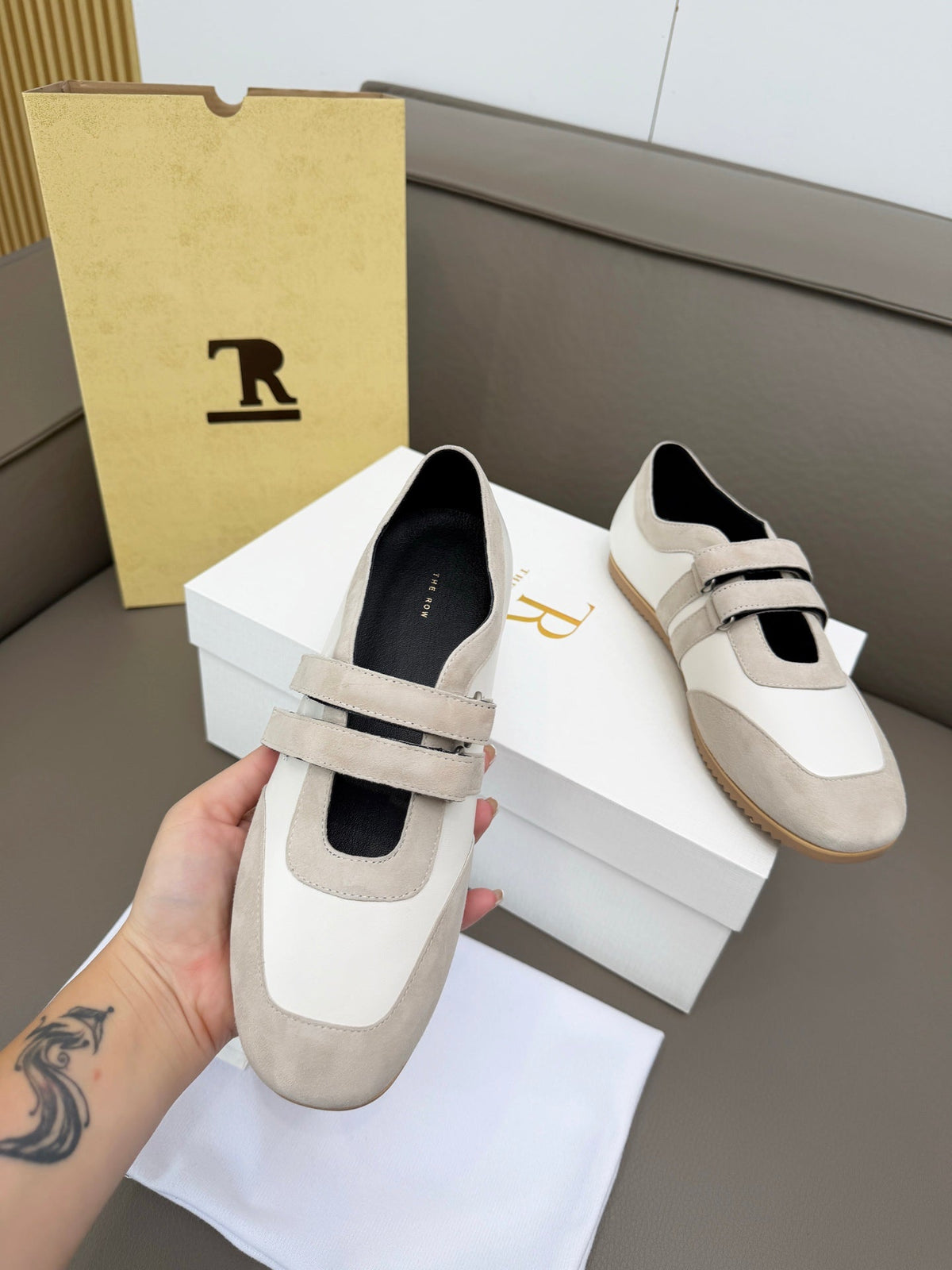 T-Sneakers