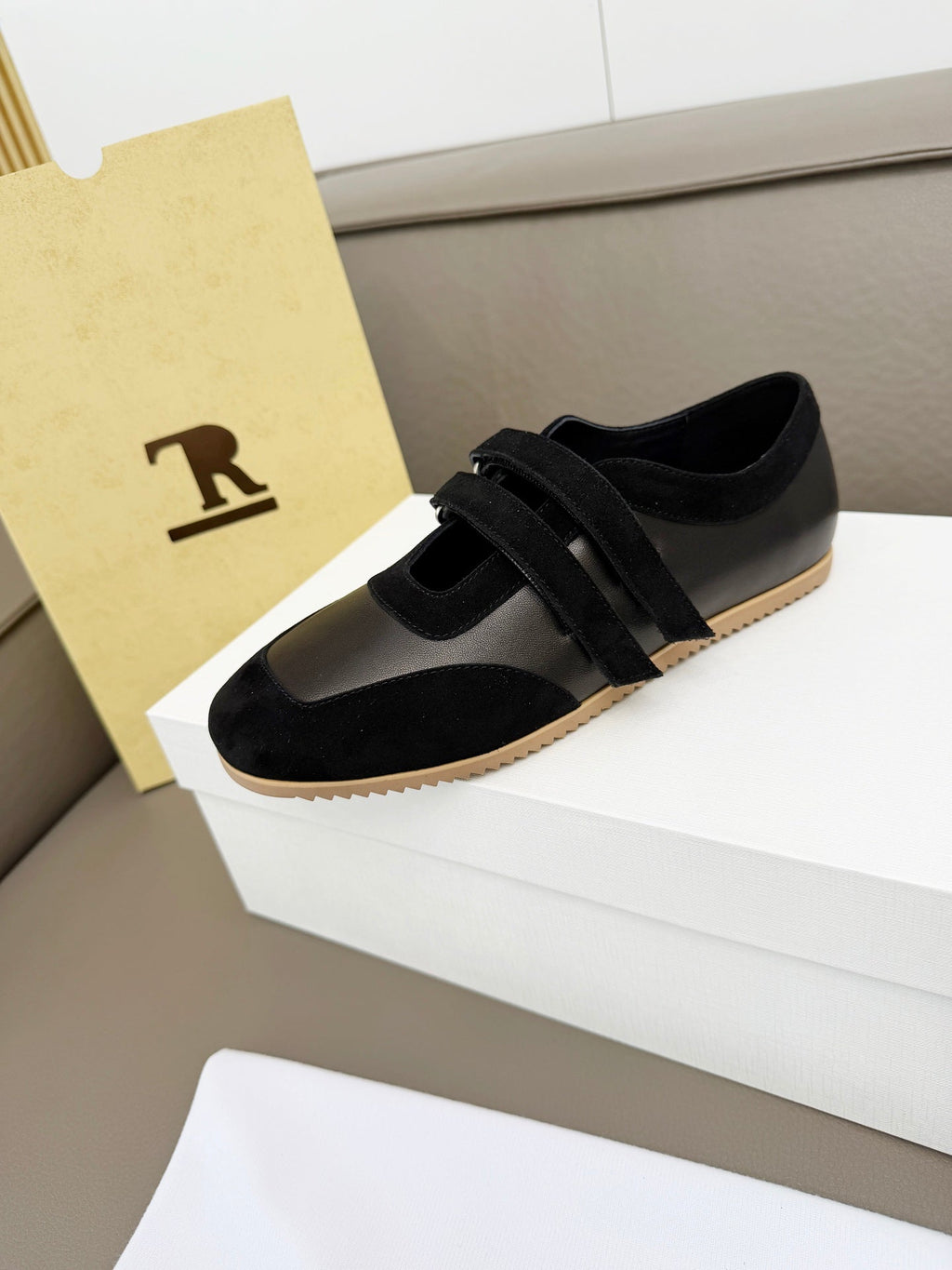 T-Sneakers