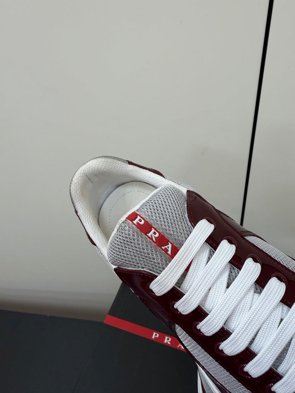 P-Sneakers