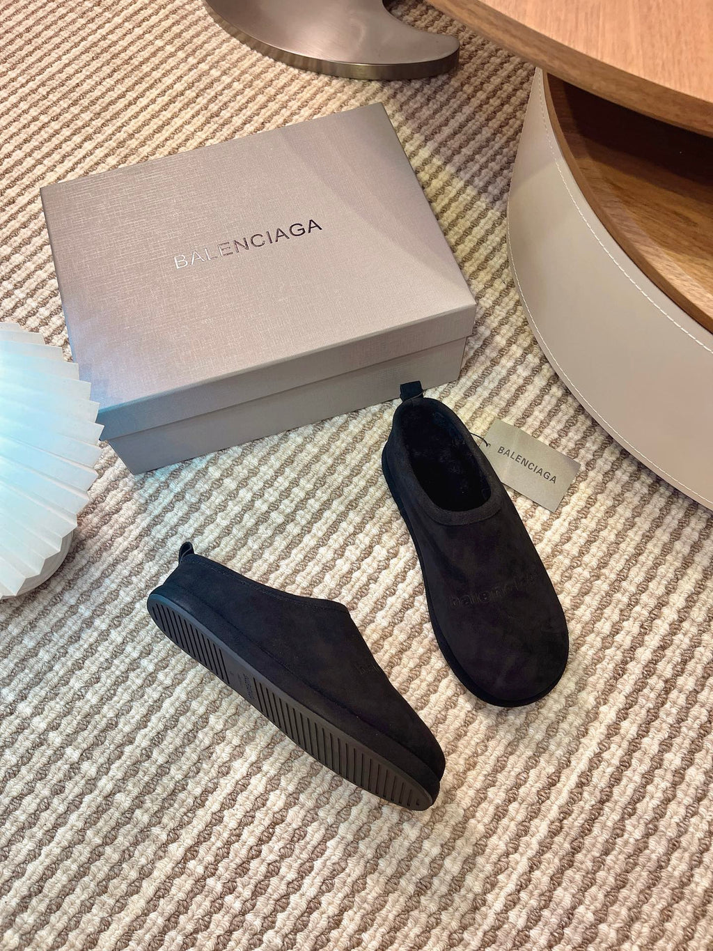 B-Sneakers